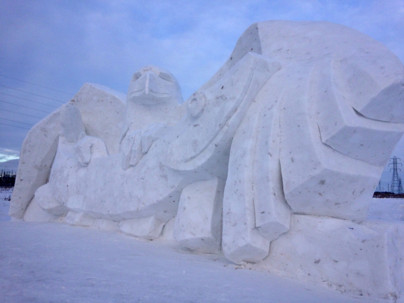 Festival du Voyageur snow sculpture of an eagle